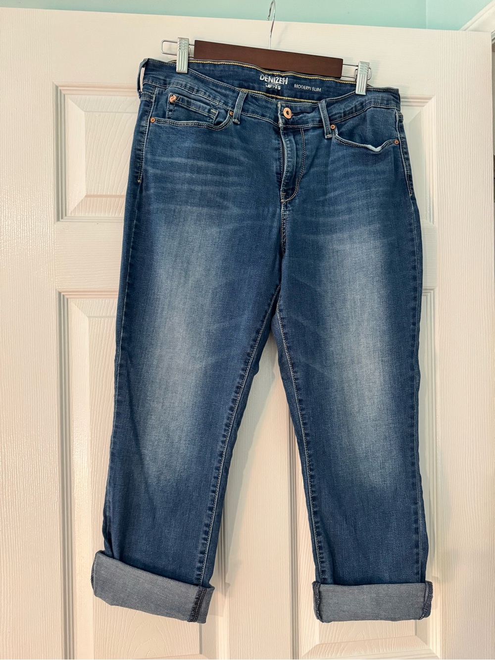 Denizen from Levi's Mid-Rise Cropped Blue Women’s Jeans